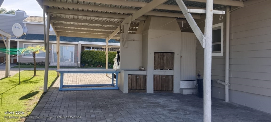 2 Bedroom Property for Sale in Hartenbos Central Western Cape